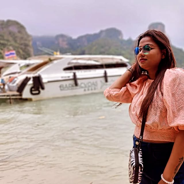 Valor Chronicles 🛡️ (uptolike.lens) Lens social identity (.lens handle) PFP