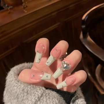 ghgvftfg (casimirs.lens) Lens social identity (.lens handle) PFP