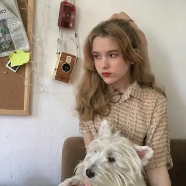 Cecilia Whit (fdretui456.lens) Lens social identity (.lens handle) PFP