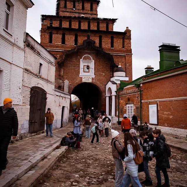 Trophy Chase 🏆 (popads.lens) Lens social identity (.lens handle) PFP