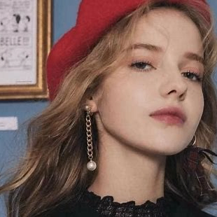 julia9741 (julia9741.lens) Lens social identity (.lens handle) PFP