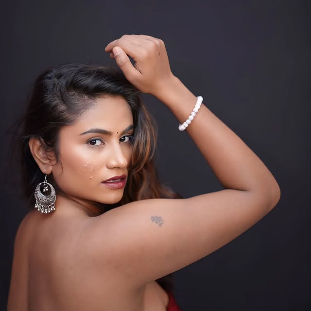 Moral Compass (taggify.lens) Lens social identity (.lens handle) PFP