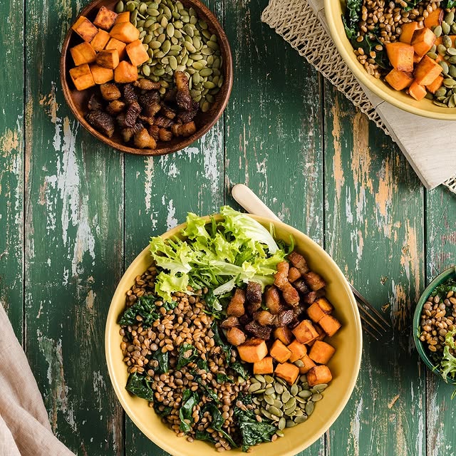 Econ Nexus (reason.lens) Lens social identity (.lens handle) PFP