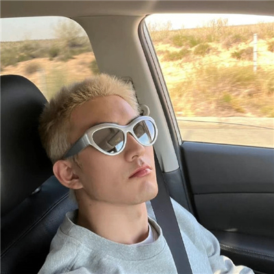 Jacob Malthus (oooool.lens) Lens social identity (.lens handle) PFP