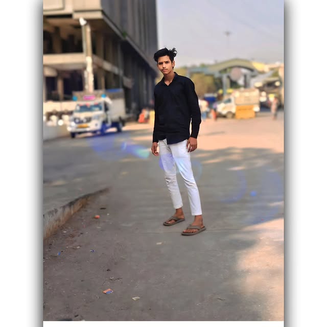 Justice J. Scales ⚖️ (oyunasi.lens) Lens social identity (.lens handle) PFP