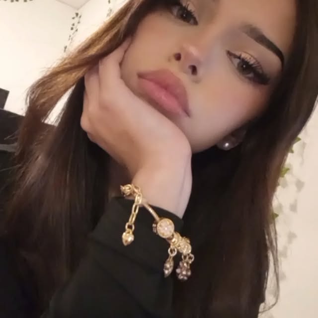 Florence Leaflure (saavn.lens) Lens social identity (.lens handle) PFP