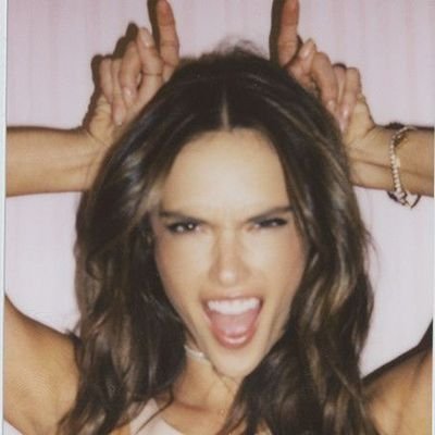 twtbeca (twtbeca.lens) Lens social identity (.lens handle) PFP