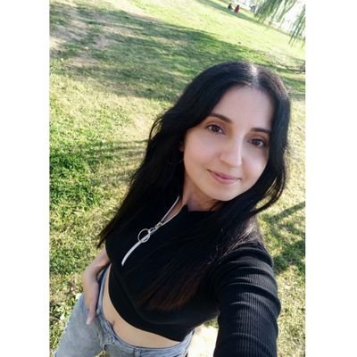 ozlemshn2 (ozlemshn2.lens) Lens social identity (.lens handle) PFP