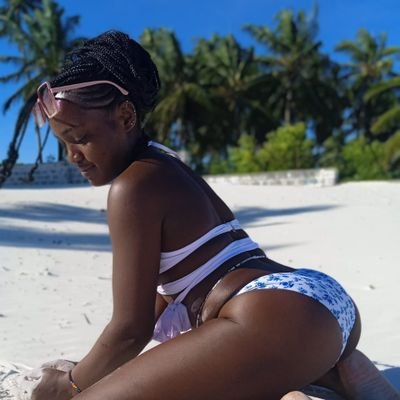 Ay_VeeKe (ayveeke.lens) Lens social identity (.lens handle) PFP