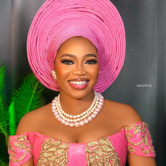 Mira Seabrook (bills.lens) Lens social identity (.lens handle) PFP