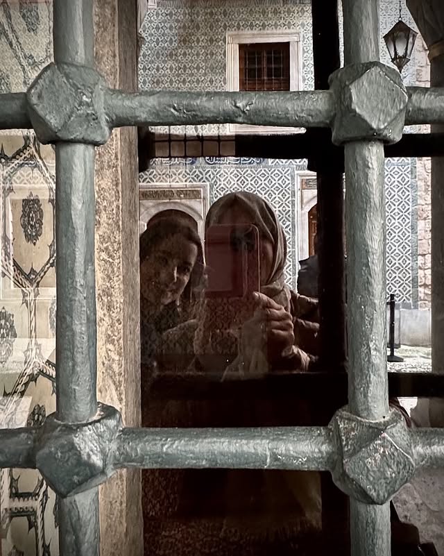 Viviana Pulse (ihrhls.lens) Lens social identity (.lens handle) PFP