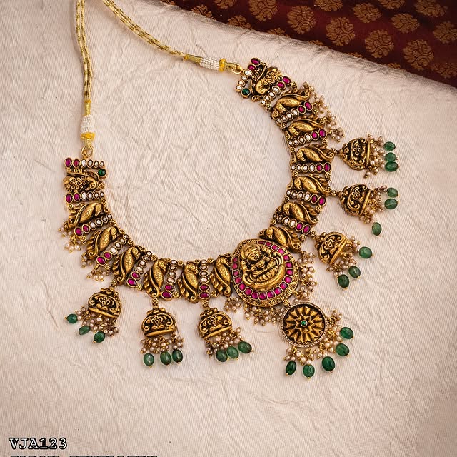 Raven Lockhart 🔍 (tmomail.lens) Lens social identity (.lens handle) PFP