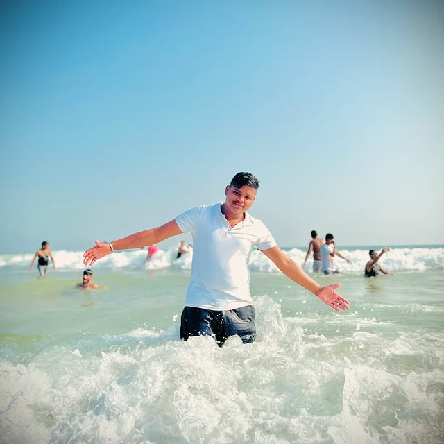 MoralCompass🌱 (findnsave.lens) Lens social identity (.lens handle) PFP