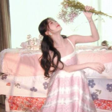 bncghbjhbhm (seraphinarose.lens) Lens social identity (.lens handle) PFP