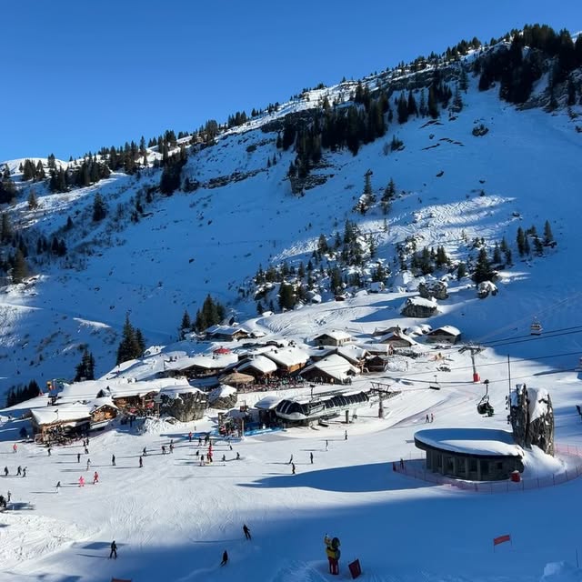 Elliott Smithfield (hotwords.lens) Lens social identity (.lens handle) PFP