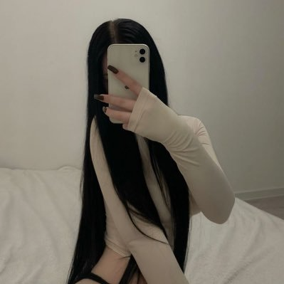 molina (awaylyass.lens) Lens social identity (.lens handle) PFP