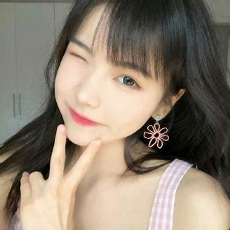 emmanuelfamou (emmanuelfamou.lens) Lens social identity (.lens handle) PFP