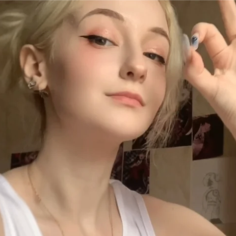 Chloe (0l528.lens) Lens social identity (.lens handle) PFP