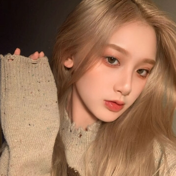 Flora Stuart (llllmm.lens) Lens social identity (.lens handle) PFP