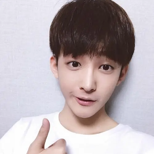 Peter Strong (gggggr.lens) Lens social identity (.lens handle) PFP