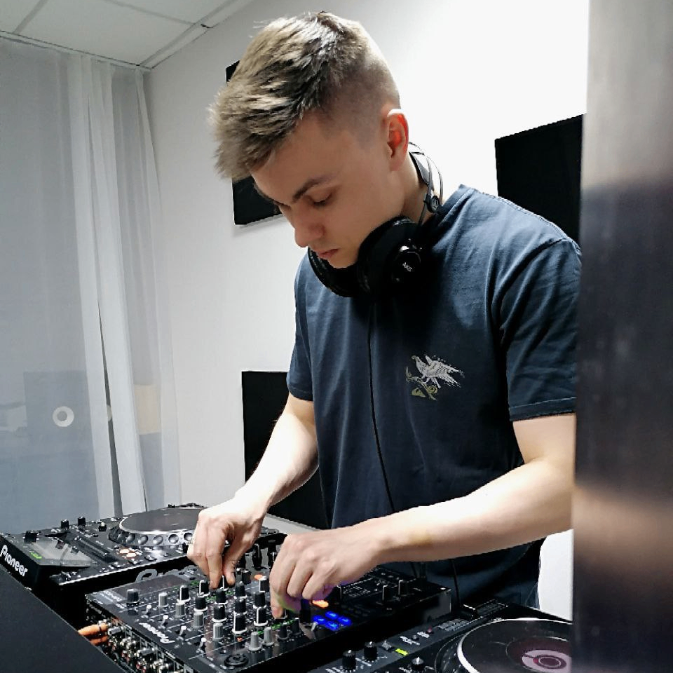 Pavel (pauleshel.lens) Lens social identity (.lens handle) PFP