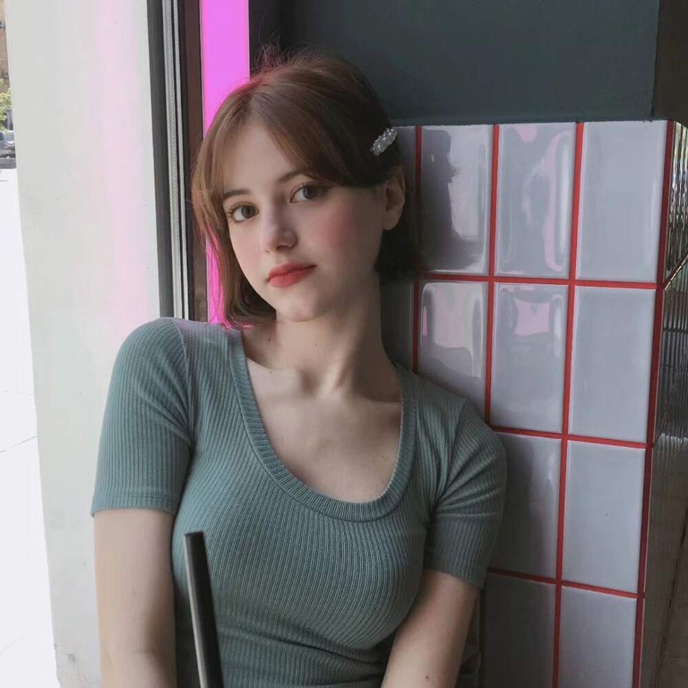 EvaClara (chloedaniel.lens) Lens social identity (.lens handle) PFP