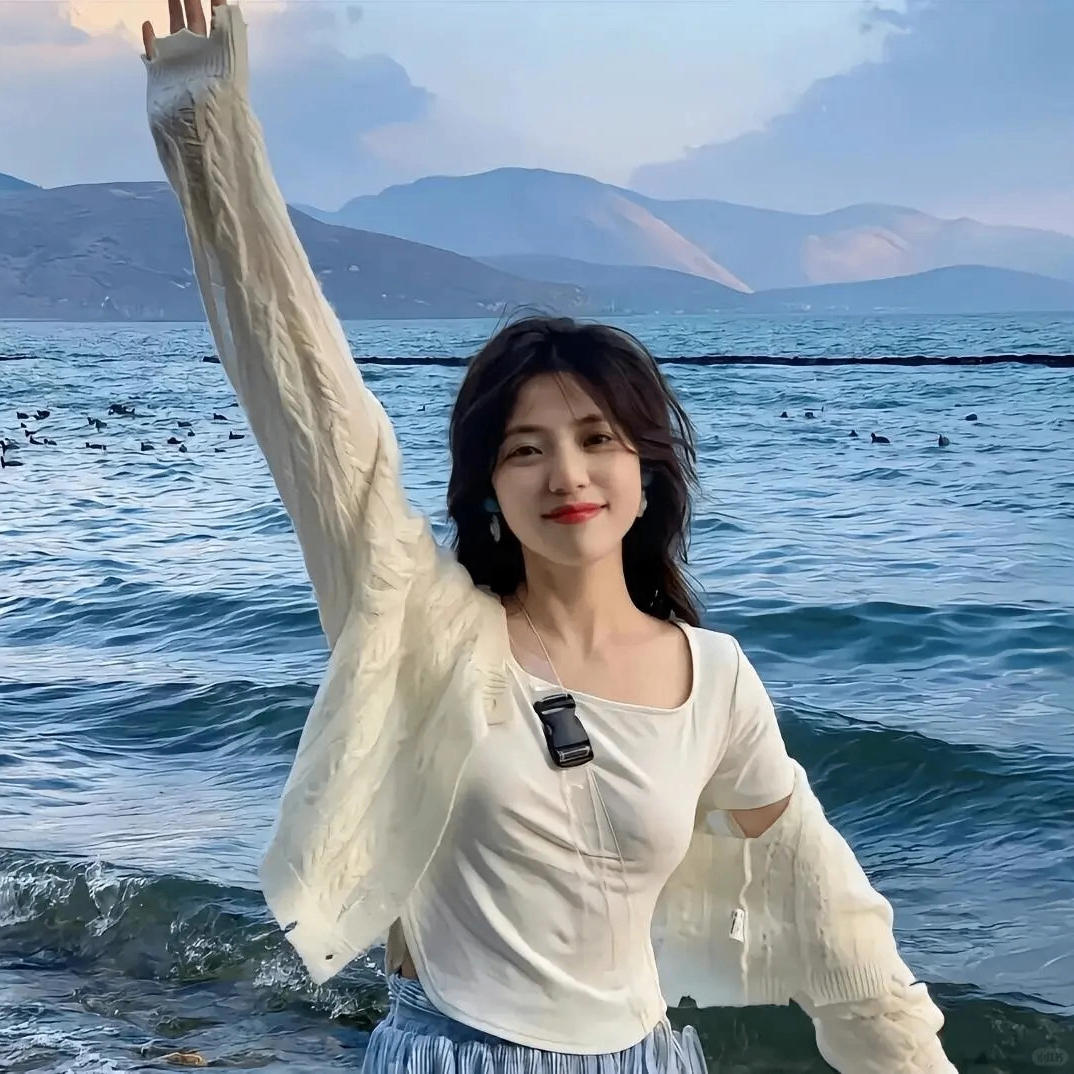 Alice (aaliyahaditi.lens) Lens social identity (.lens handle) PFP