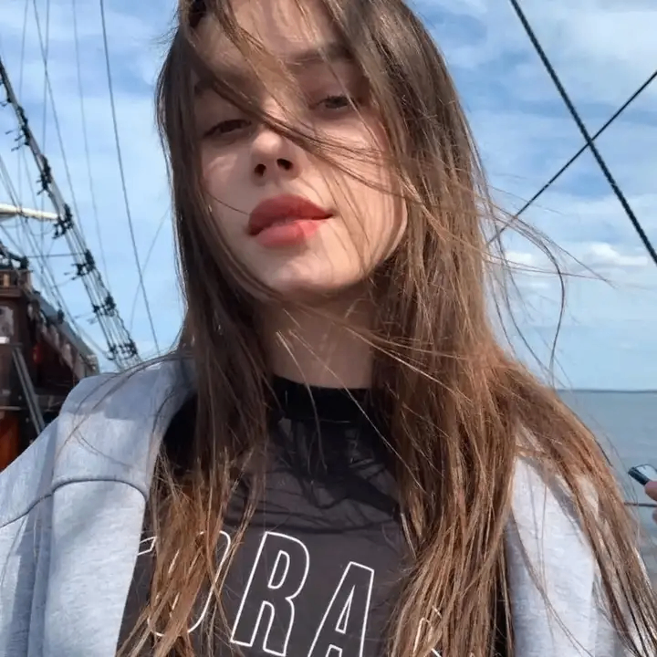 haleruska (haleruska.lens) Lens social identity (.lens handle) PFP