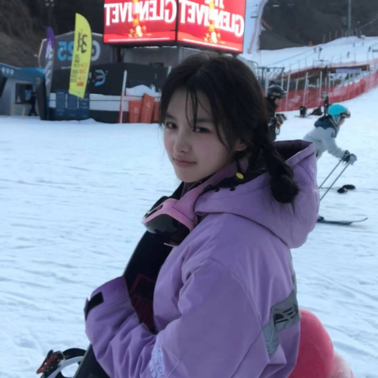 Park Hye-ju (quinin.lens) Lens social identity (.lens handle) PFP