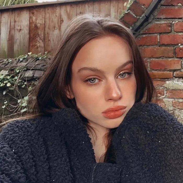 violetcartere (violetcartere.lens) Lens social identity (.lens handle) PFP