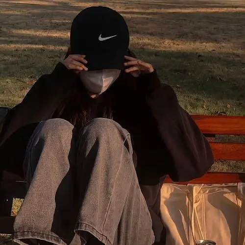 anna (sunrisenres.lens) Lens social identity (.lens handle) PFP