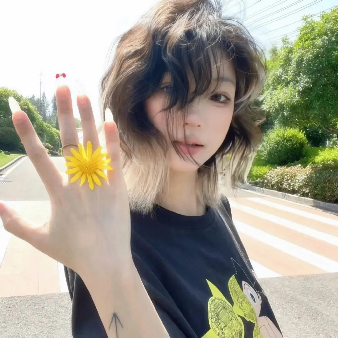 Betsy (oliviawilliam.lens) Lens social identity (.lens handle) PFP