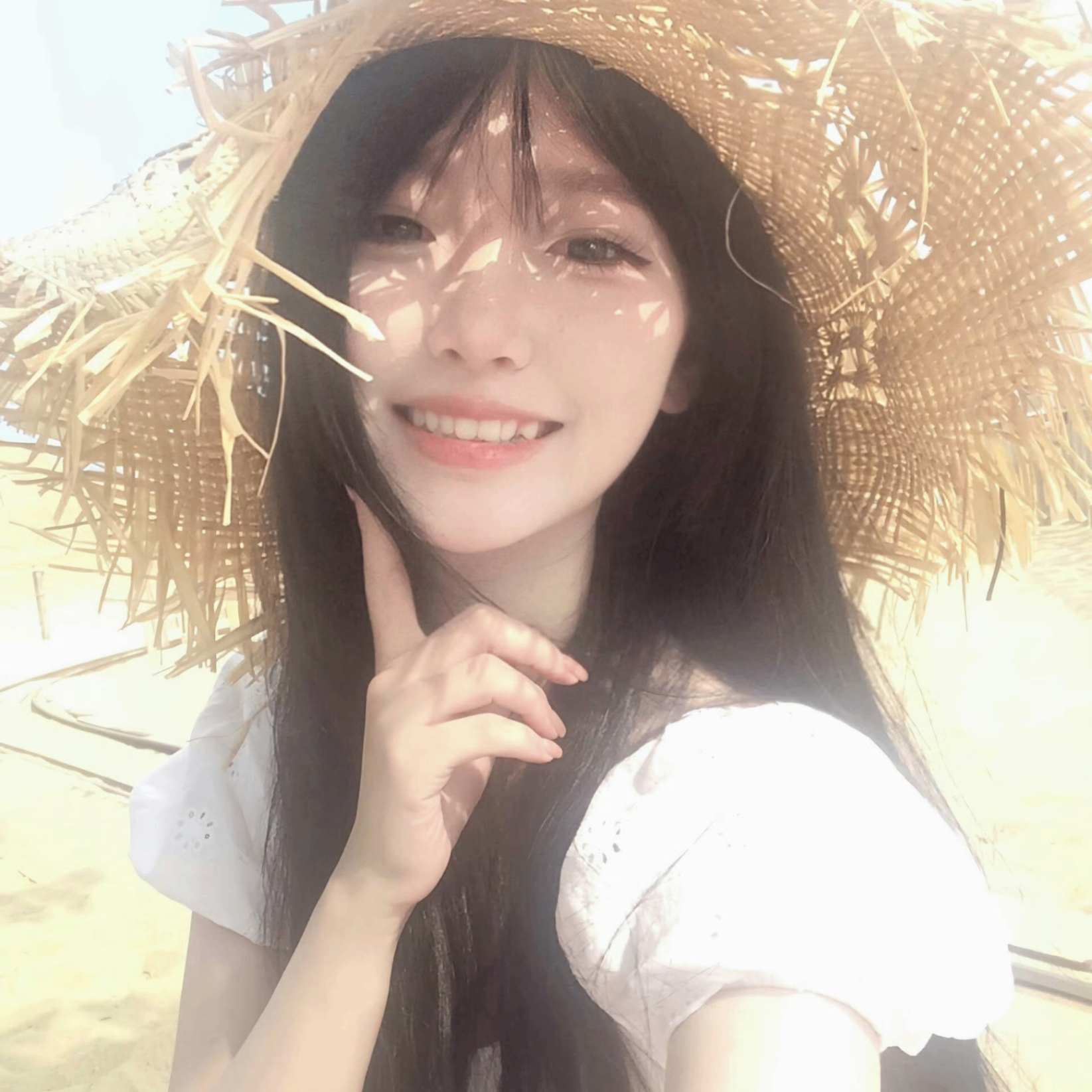 BlazeBee (miena.lens) Lens social identity (.lens handle) PFP