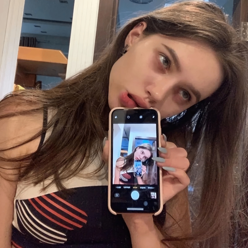 leovioletw (leovioletw.lens) Lens social identity (.lens handle) PFP