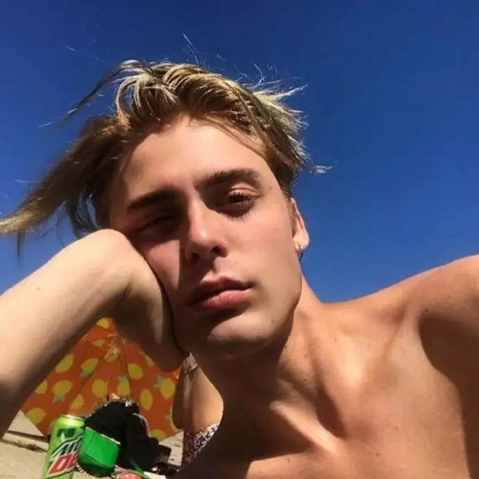 Tap fog (boyobal.lens) Lens social identity (.lens handle) PFP