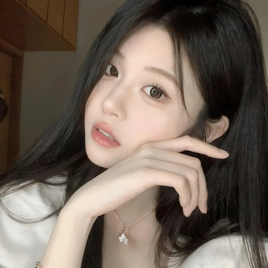 Betsy (elsieqq.lens) Lens social identity (.lens handle) PFP