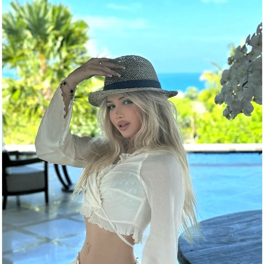 Marley (marleylll.lens) Lens social identity (.lens handle) PFP