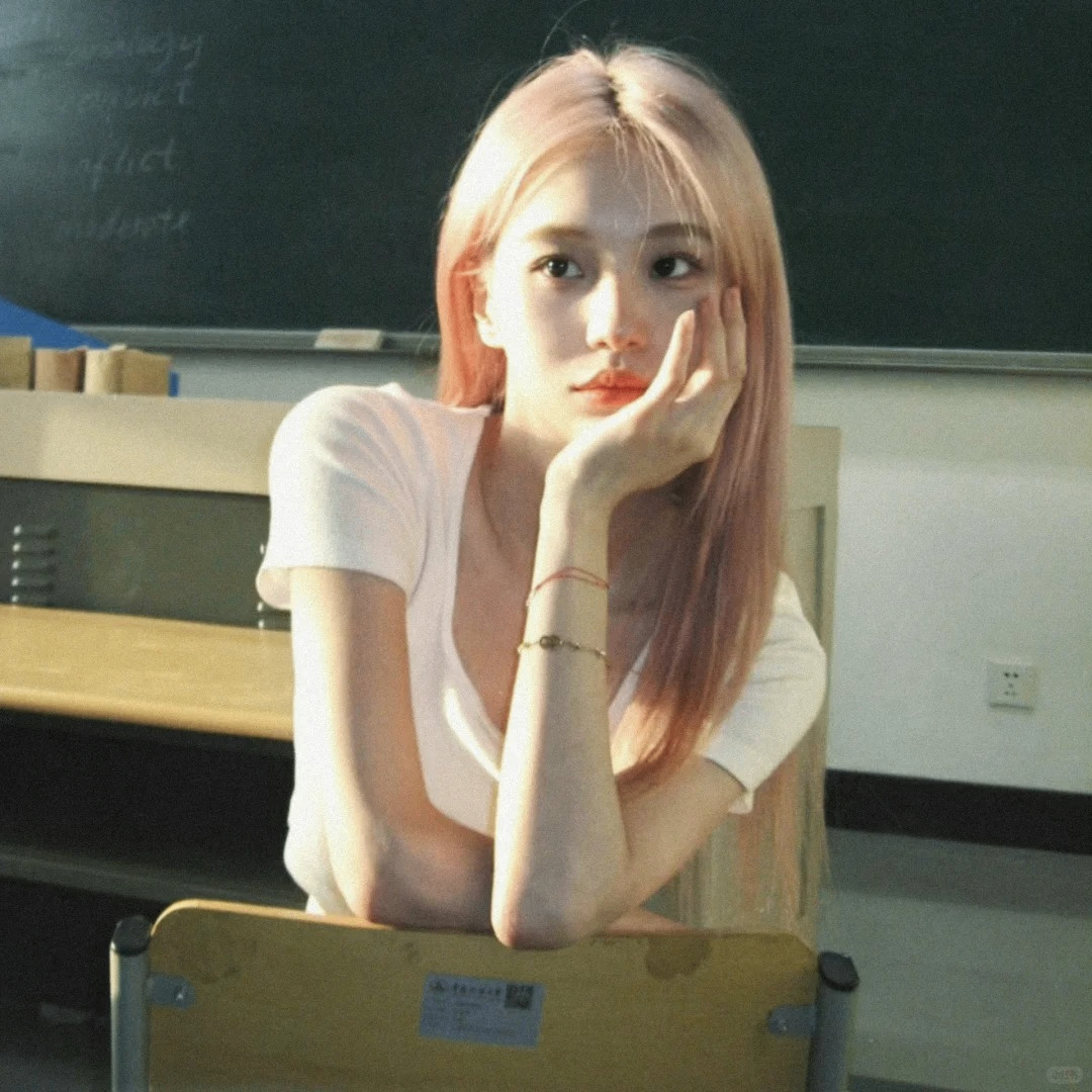 Aaron (monologuevas.lens) Lens social identity (.lens handle) PFP