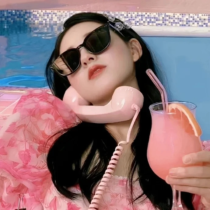 EVE (vickyh.lens) Lens social identity (.lens handle) PFP