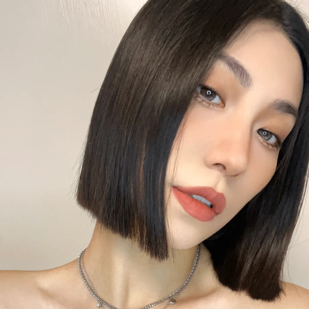 lora (sieur.lens) Lens social identity (.lens handle) PFP