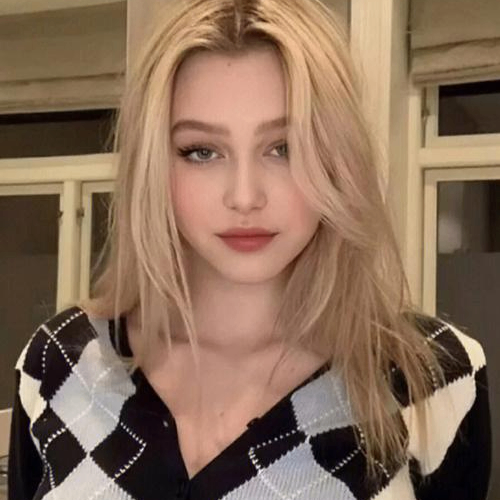 BristolCoraline (bristolcoraline.lens) Lens social identity (.lens handle) PFP