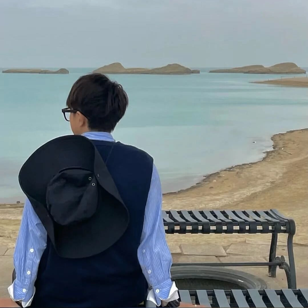 miscanthus (miscanthus.lens) Lens social identity (.lens handle) PFP