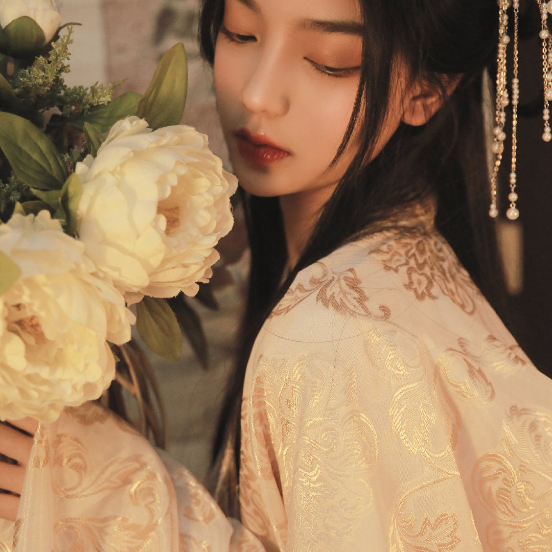 mrjustmoving (mrjustmoving.lens) Lens social identity (.lens handle) PFP