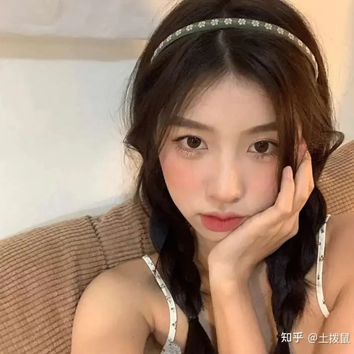 Phoebe Helin(a) (mmmmii.lens) Lens social identity (.lens handle) PFP