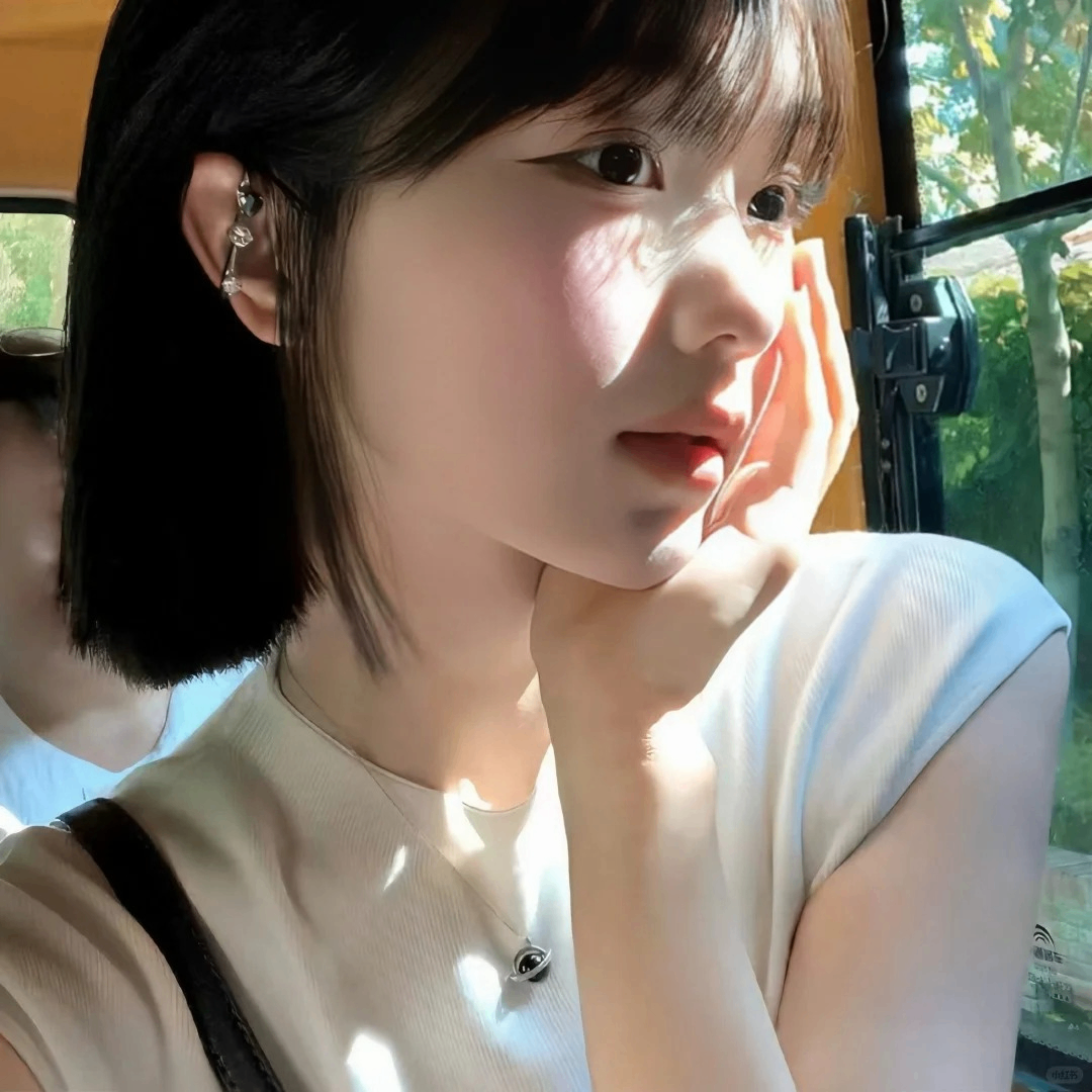 Caldwell (olivialiamklxs.lens) Lens social identity (.lens handle) PFP