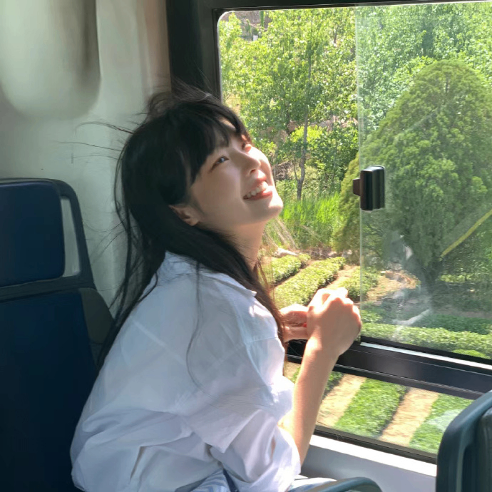 lotus (lotuske.lens) Lens social identity (.lens handle) PFP