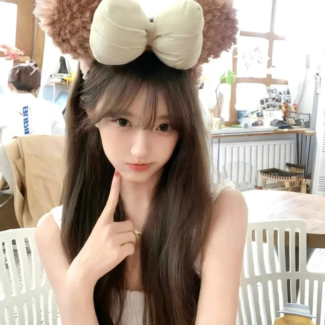 EVE (angelaao.lens) Lens social identity (.lens handle) PFP