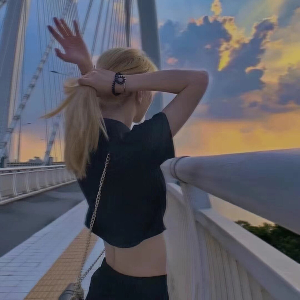 Mist and rain (vincentig.lens) Lens social identity (.lens handle) PFP