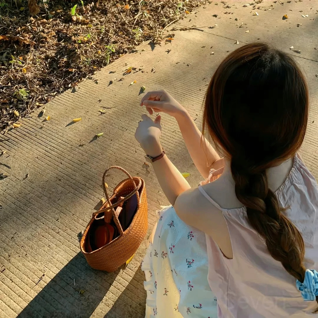 Betsy (sophiabenjamin.lens) Lens social identity (.lens handle) PFP