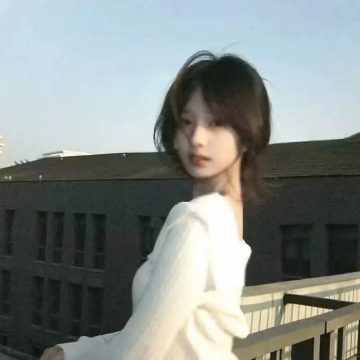 EVE (leahisaiah.lens) Lens social identity (.lens handle) PFP